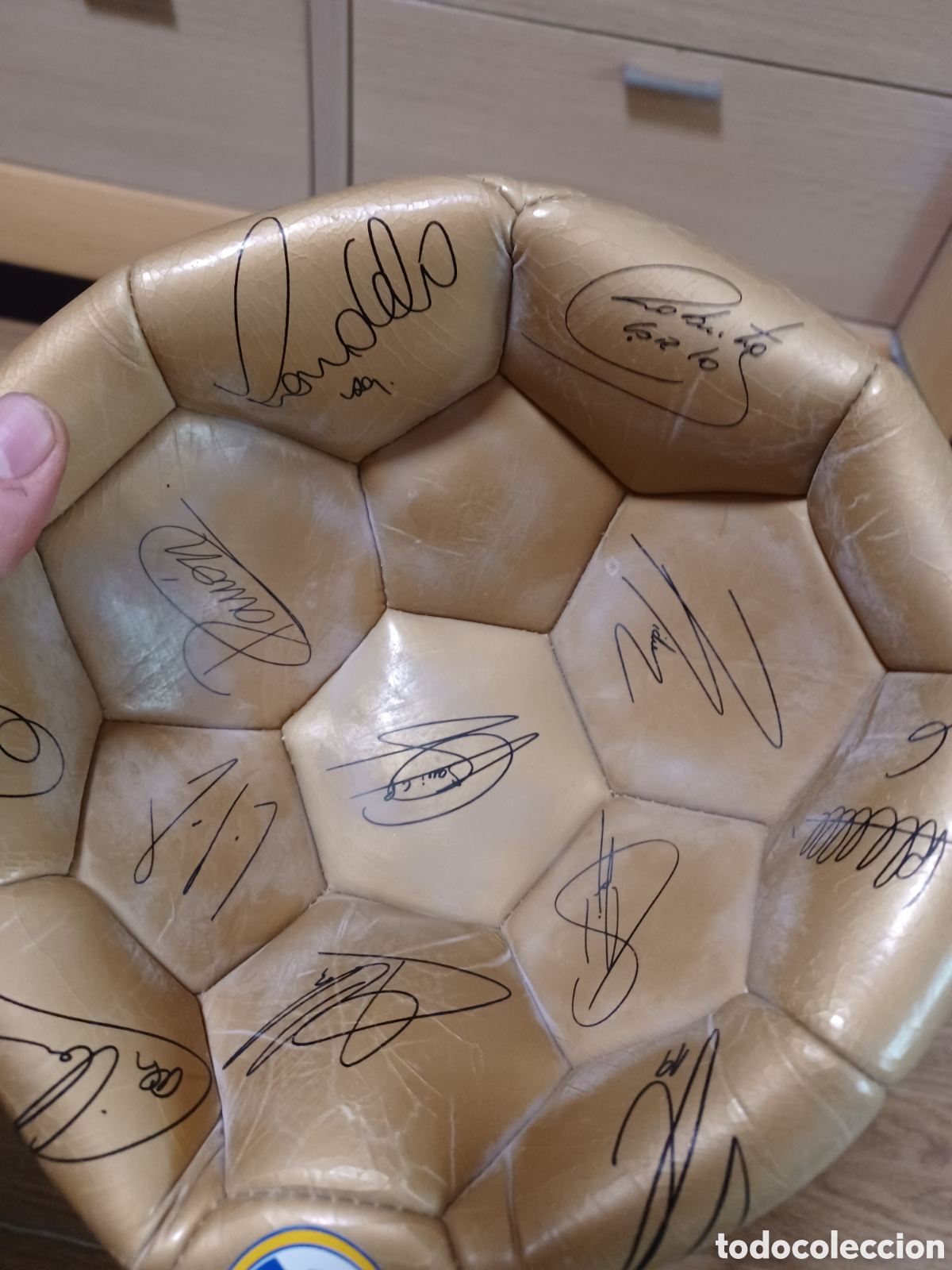 Coleccionismo deportivo: Real madrid bal&oacute;n firmado - Foto 5