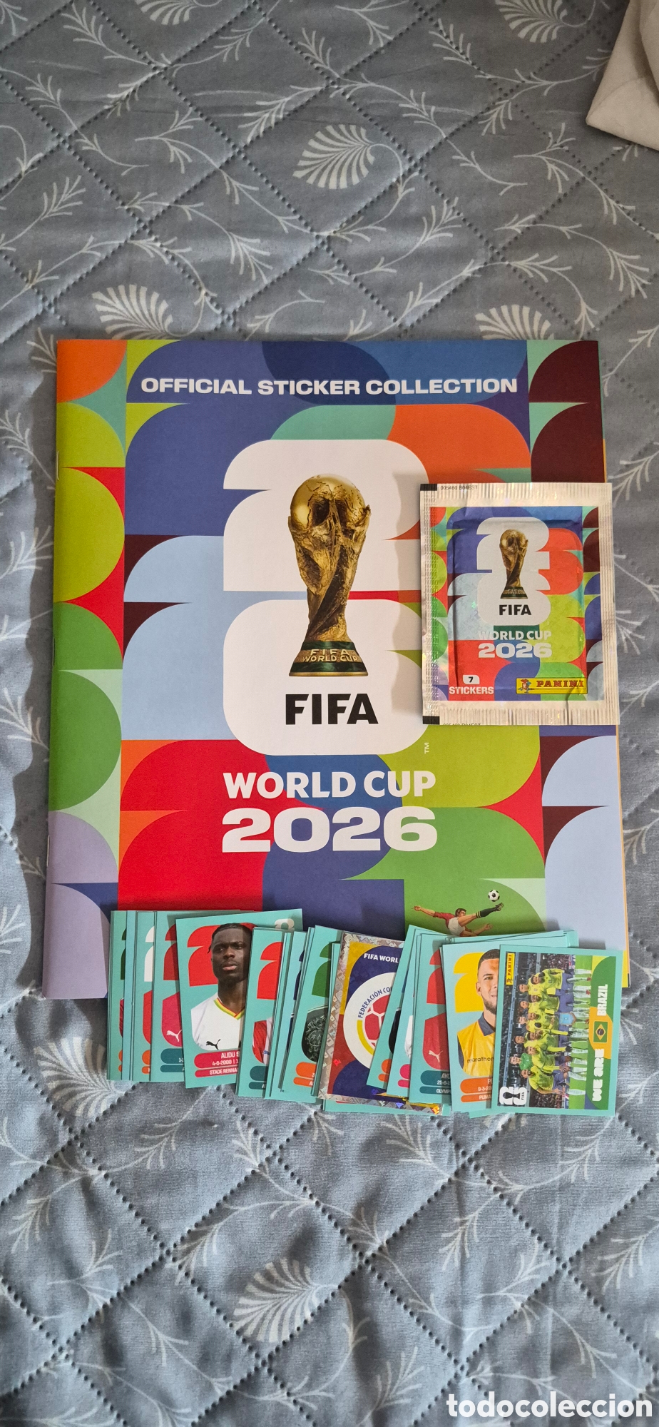 Sports collectibles: ALBUM MUNDIAL 2026 +25 CROMOS Y 2 SOBRES SIN ABRIR