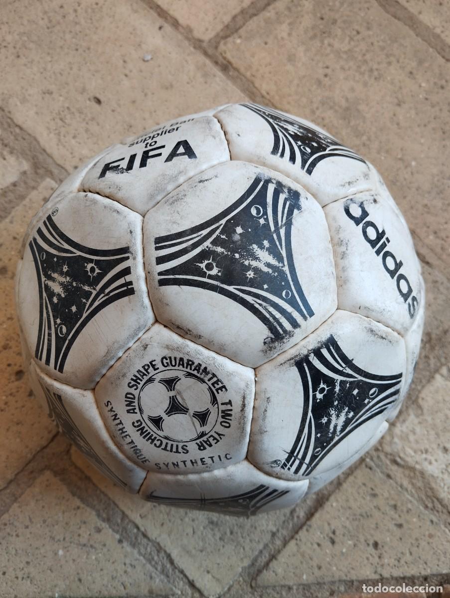 Coleccionismo deportivo: Bal&oacute;n Adidas Questra - Foto 3
