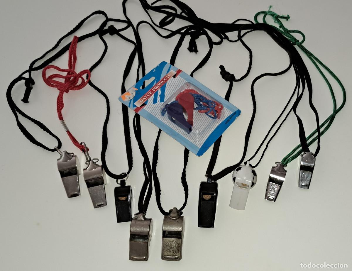 Coleccionismo deportivo: LOTE DE SILBATOS DE F&Uacute;TBOL - PROCEDEN DEL MUSEO DE F&Uacute;TBOL DE SANTA POLA