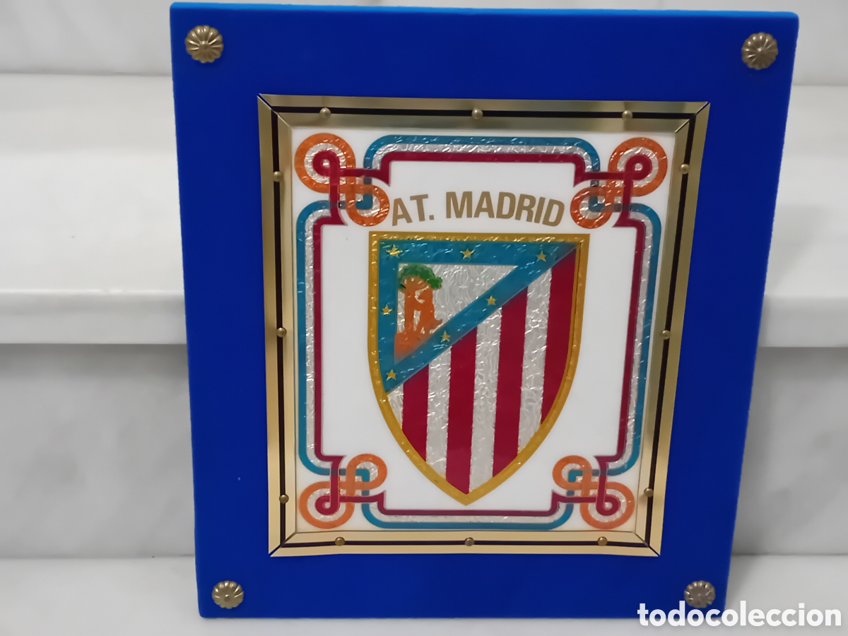 Coleccionismo deportivo: ESCUDO ARTESANAL VINTAGE HECHO A MANO ATL&Eacute;TICO DE MADRID