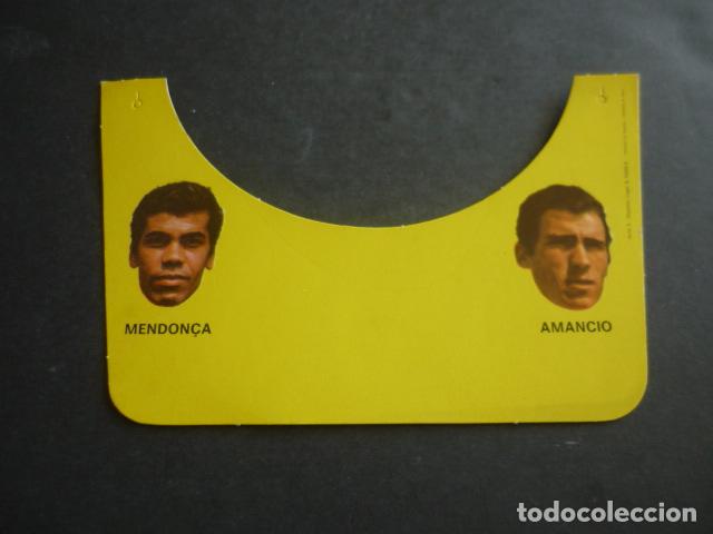 Coleccionismo deportivo: VISERA CARTON FUTBOL MENDON&Ccedil;A Y AMANCIO FUTBOLISTAS
