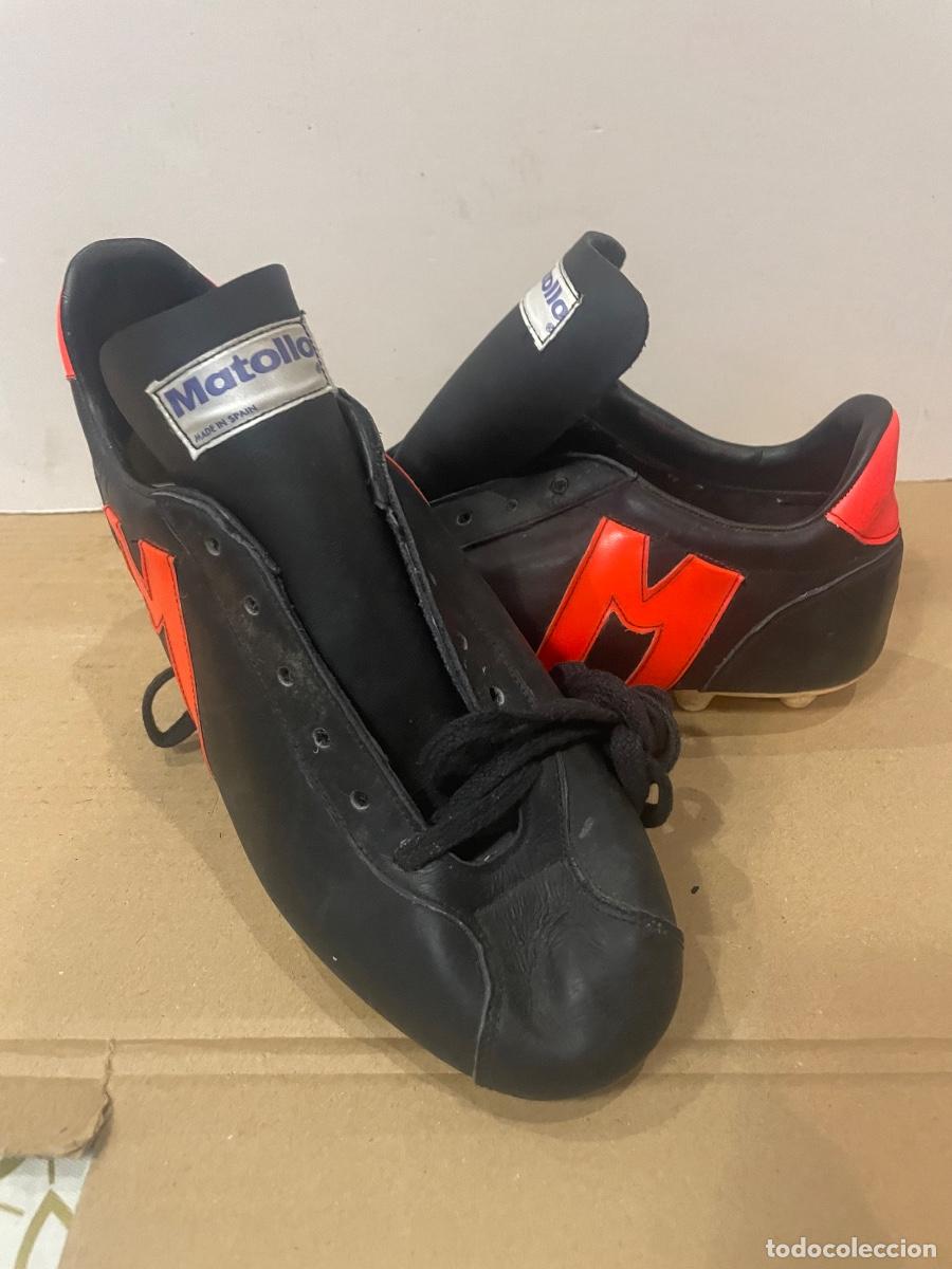 Coleccionismo deportivo: FUTBOL - ANTIGUAS BOTAS DE FUTBOL PARA ESTRENAR MARCA MATOLLO MADE IN SPAIN N&ordm; 39 ORIGINALES DE EPOC