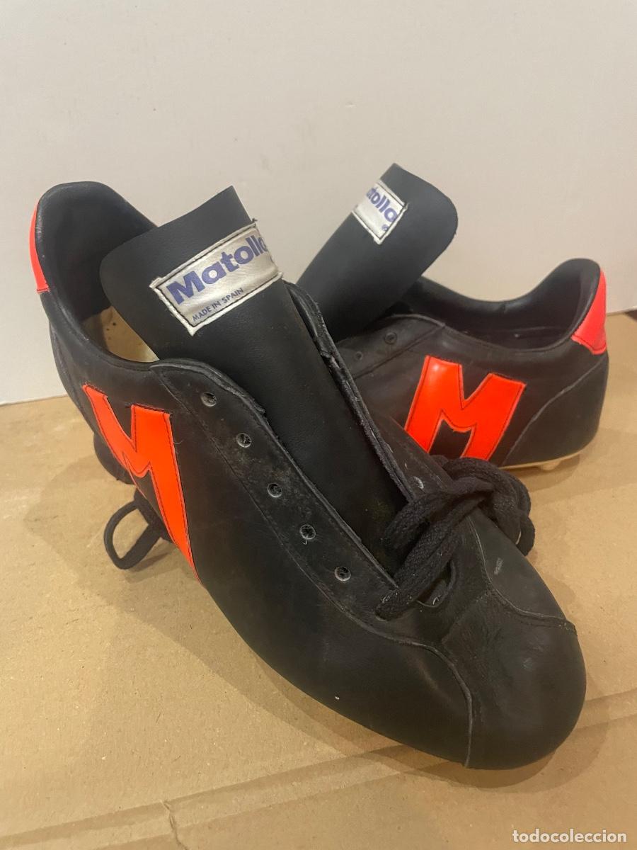 Coleccionismo deportivo: FUTBOL - ANTIGUAS BOTAS DE FUTBOL PARA ESTRENAR MARCA MATOLLO MADE IN SPAIN N&ordm; 39 ORIGINALES DE EPOC