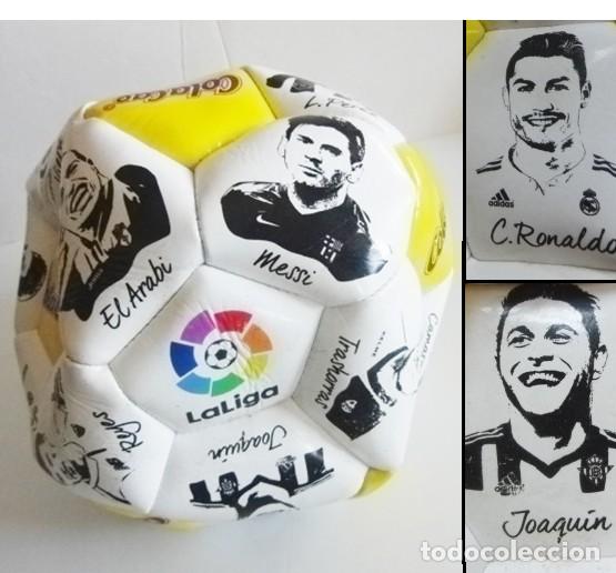 Coleccionismo deportivo: BAL&Oacute;N COLA CAO CON CARAS DE FUTBOLISTAS &Iacute;DOLO JOAQU&Iacute;N MESSI CRISTIANO RONALDO F&Uacute;TBOL DEPORTE LA LIGA