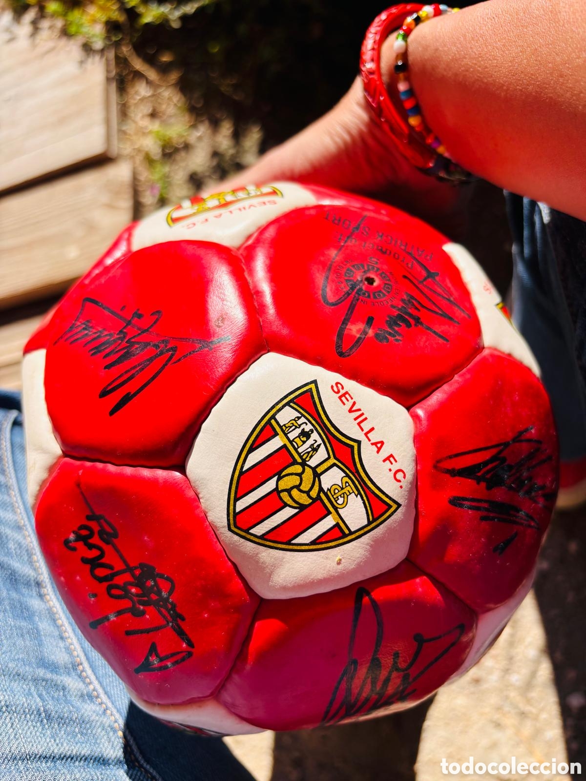 Coleccionismo deportivo: Bal&oacute;n del Sevilla F.C. firmado 04/05
