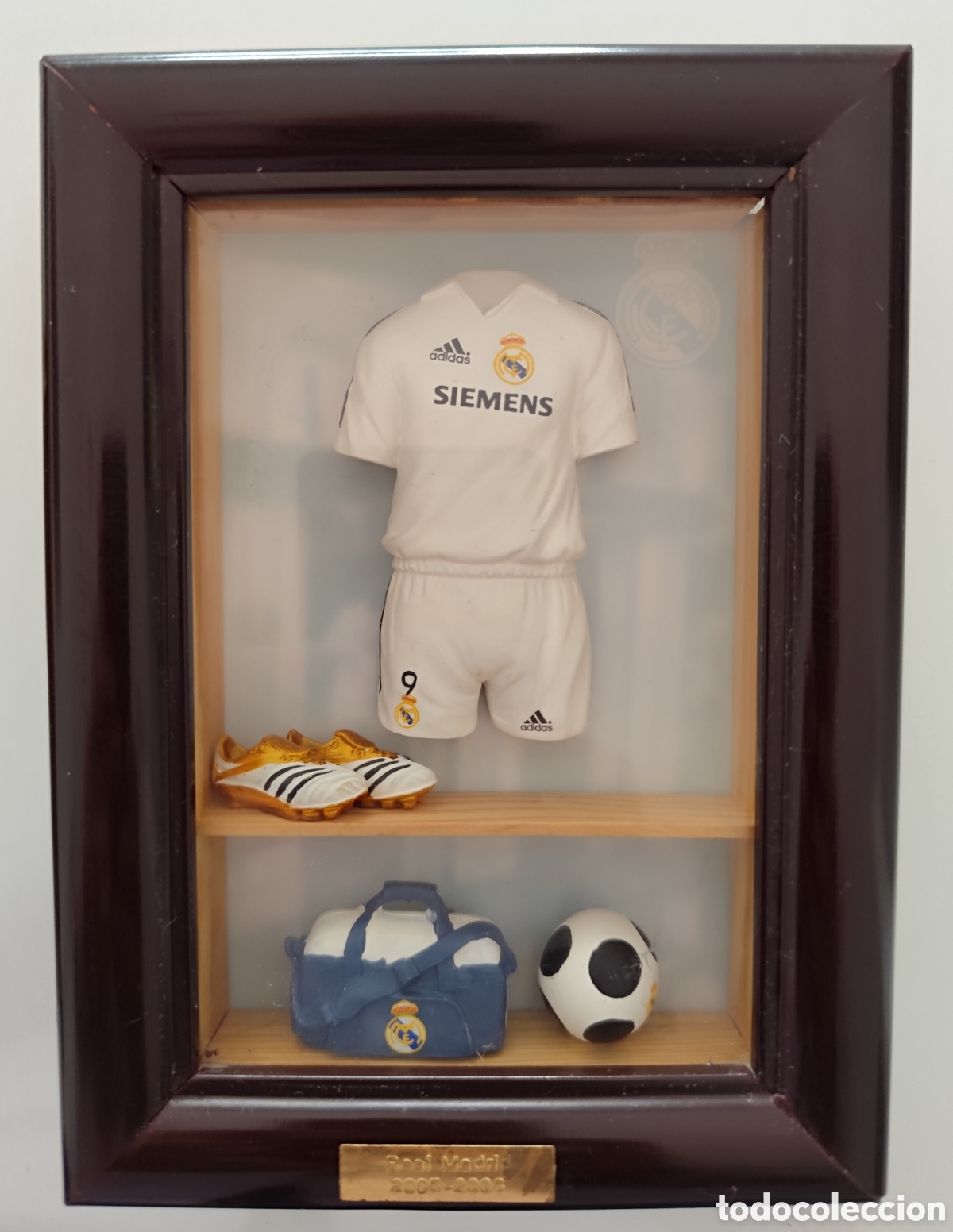 Colecionismo desportivo: CUADRO REAL MADRID EQUIPACI&Oacute;N COLECCI&Oacute;N