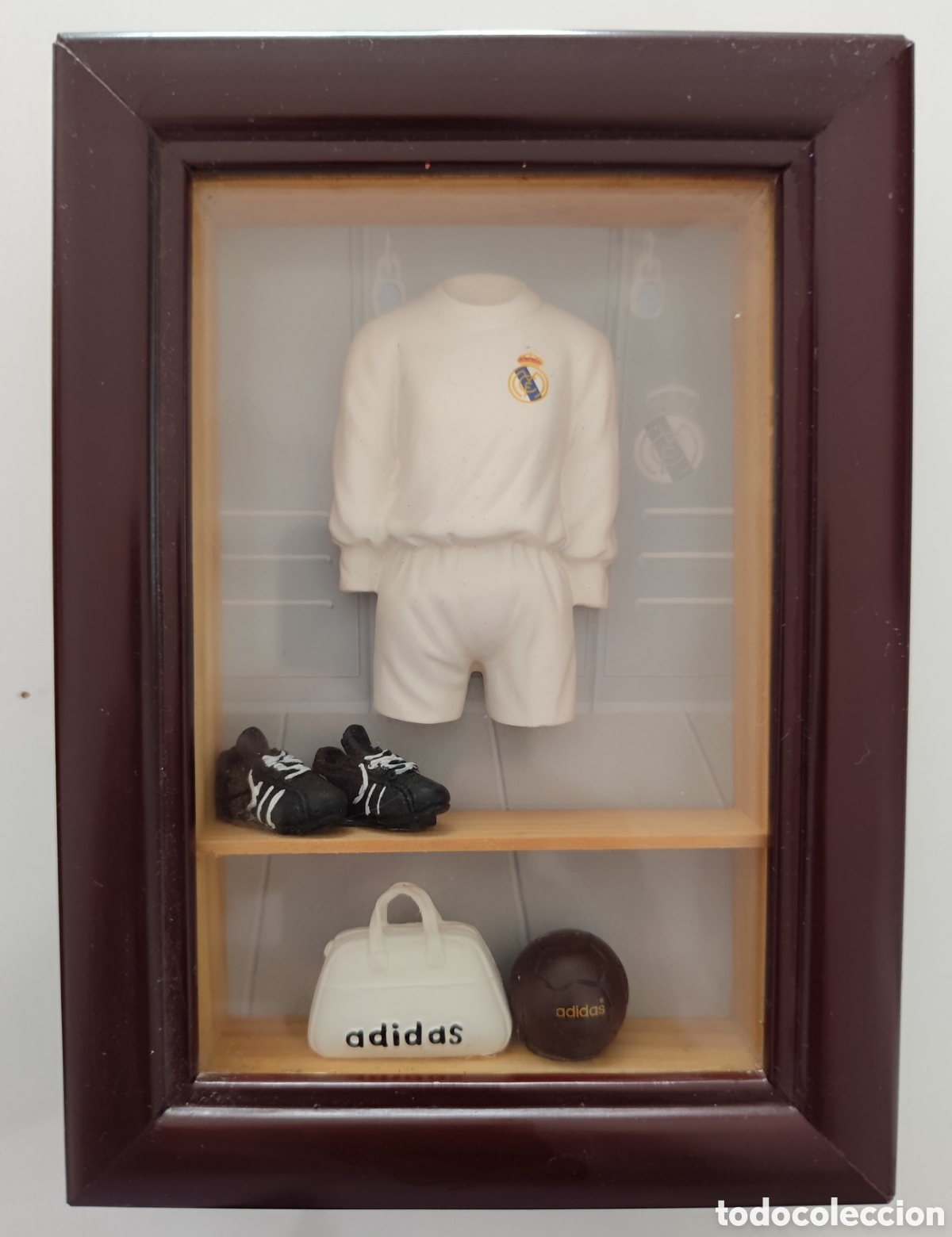 Coleccionismo deportivo: CUADRO REAL MADRID EQUIPACI&Oacute;N COLECCI&Oacute;N
