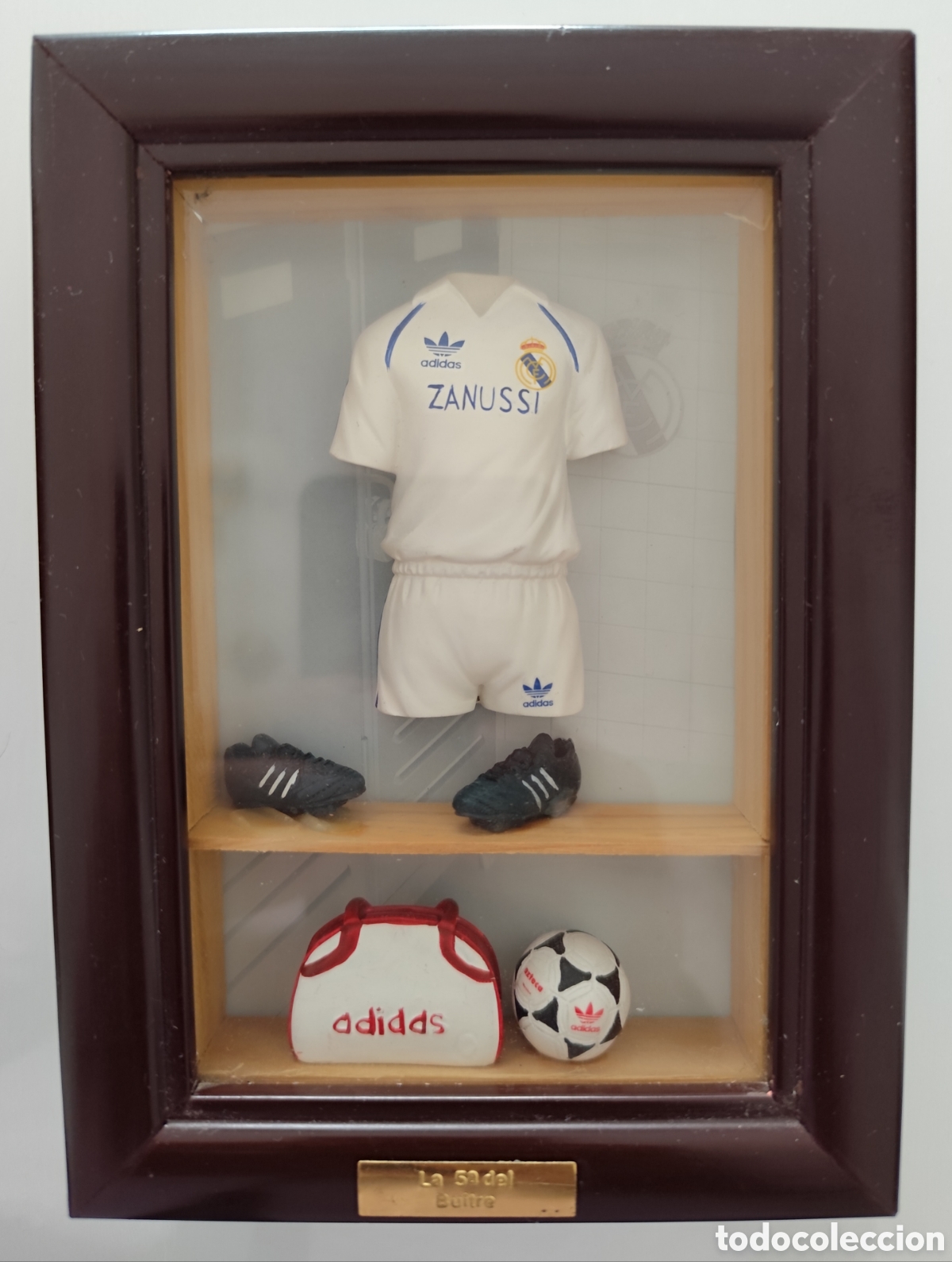 Coleccionismo deportivo: CUADRO REAL MADRID EQUIPACI&Oacute;N COLECCI&Oacute;N