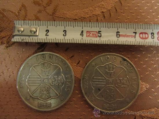Material numism&aacute;tico: Dos monedas de plata de Franco (100 pesetas) de 1966 - Foto 1