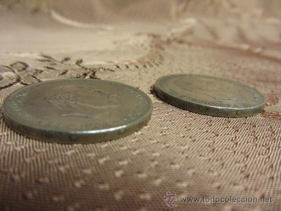 Material numism&aacute;tico: Dos monedas de plata de Franco (100 pesetas) de 1966 - Foto 3