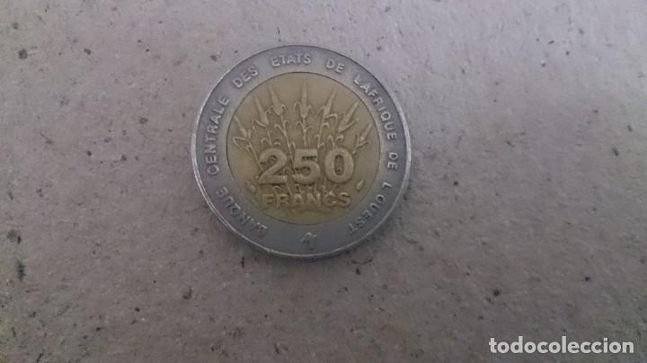 Material numism&aacute;tico: Colecci&oacute;n de monedas variadas - Foto 26