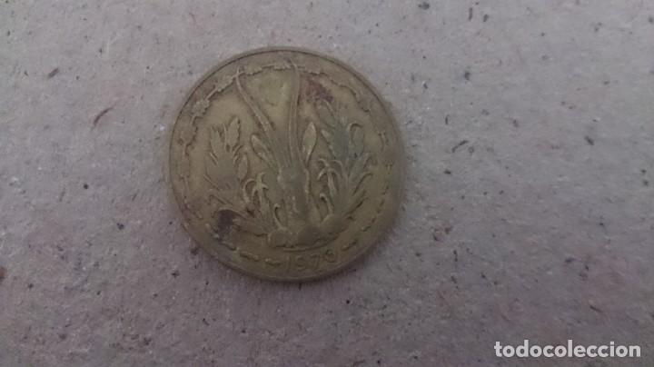Material numism&aacute;tico: Colecci&oacute;n de monedas variadas - Foto 56