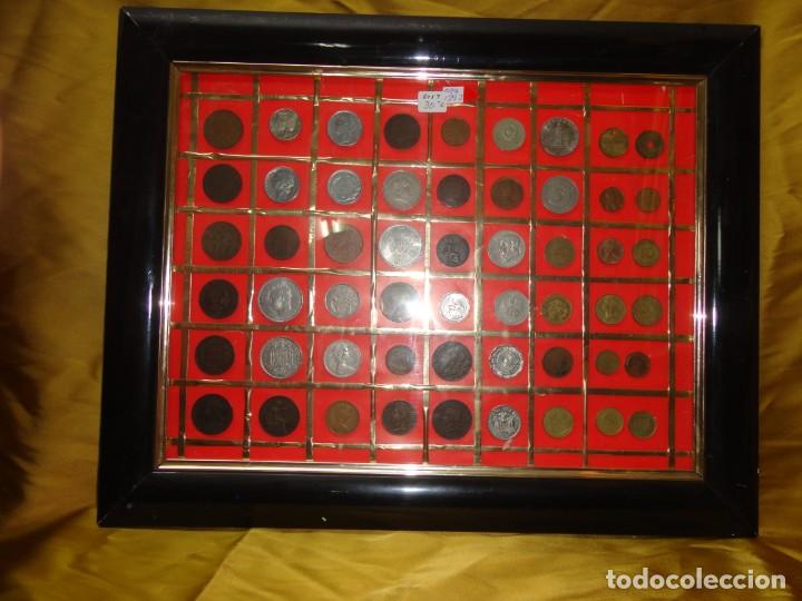 Material numism&aacute;tico: CUADRO COLECCION 54 MONEDAS 48x39 - Foto 1
