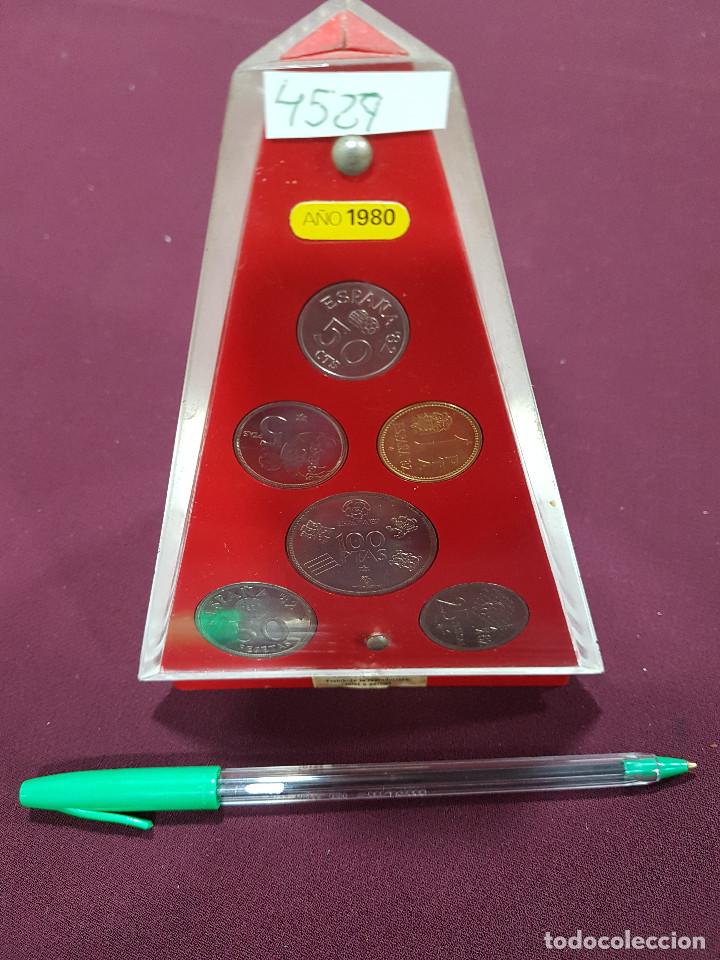 Material numism&aacute;tico: EXPOSITOR CON LAS MONEDAS DEL MUNDIAL ESPA&Ntilde;A 82. - Foto 1