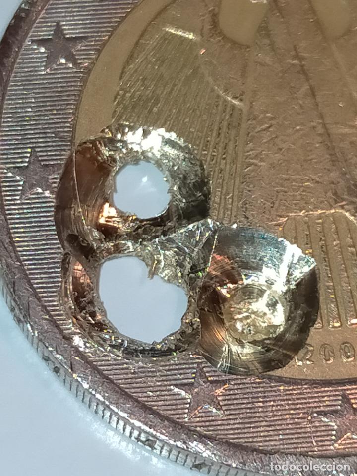 Material numism&aacute;tico: Moneda de 2 &euro; ver fotos deteriorada - Foto 2