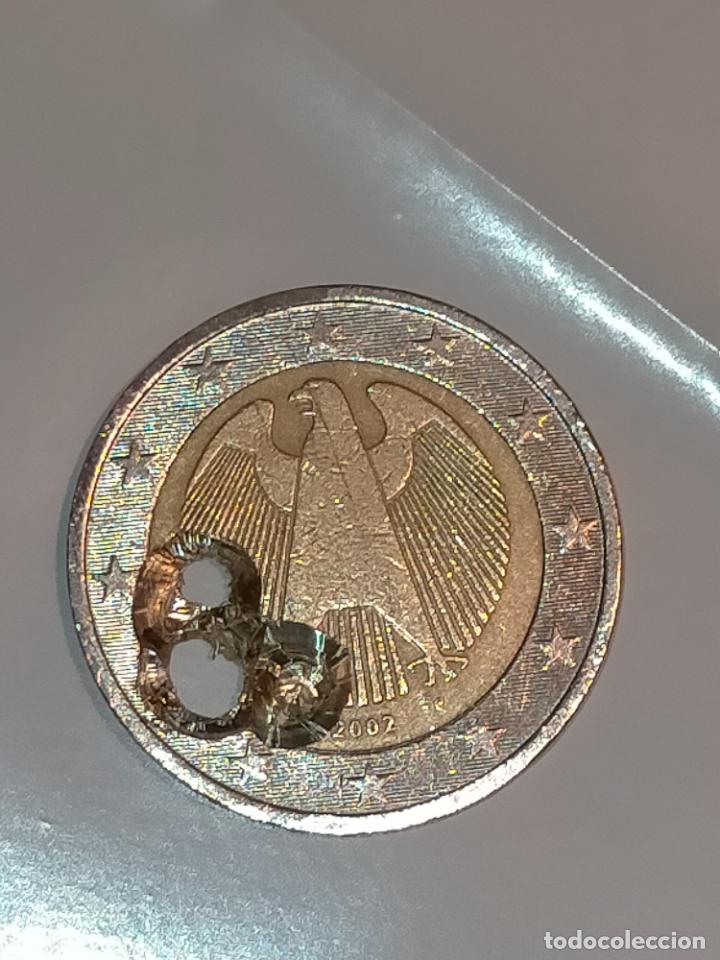 Material numism&aacute;tico: Moneda de 2 &euro; ver fotos deteriorada - Foto 9