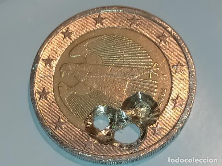 Material numism&aacute;tico: Moneda de 2 &euro; ver fotos deteriorada - Foto 13