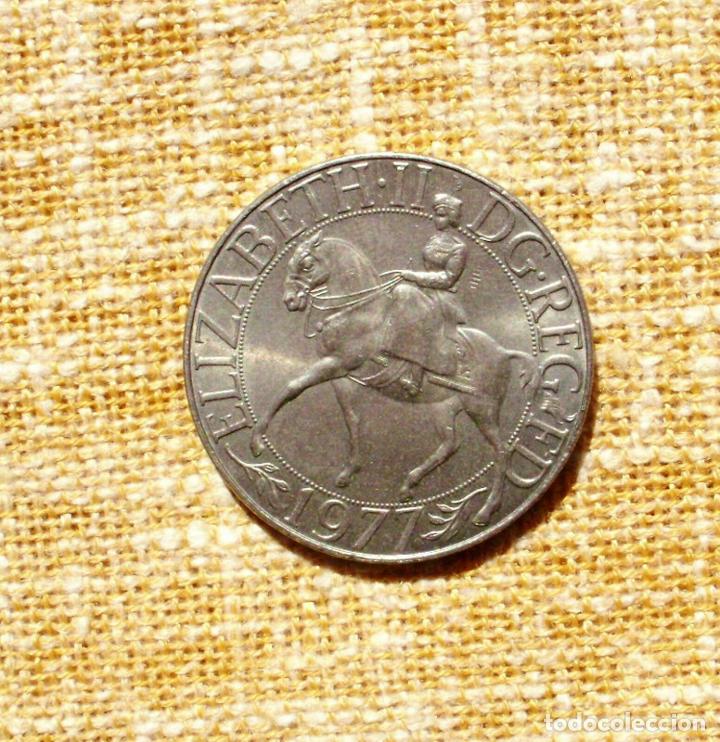 Material numism&aacute;tico: Moneda/ 25 peniques/ 1977/ Elizabeth II/ Buen estado