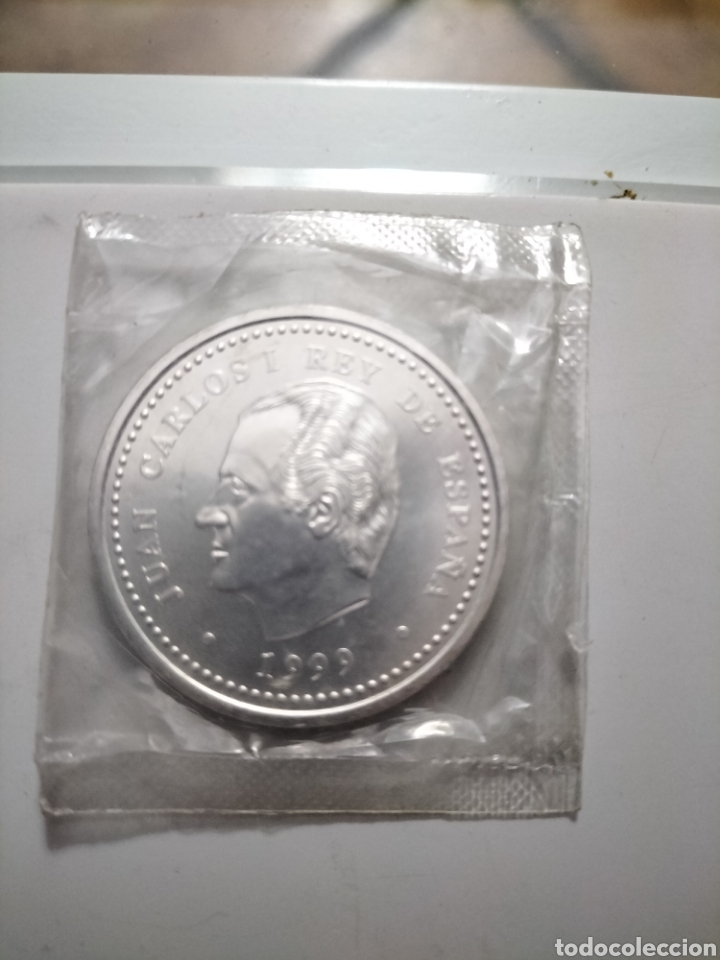 Material numism&aacute;tico: Moneda 2000 pesetas de plata 1999 xacobeo - Foto 2