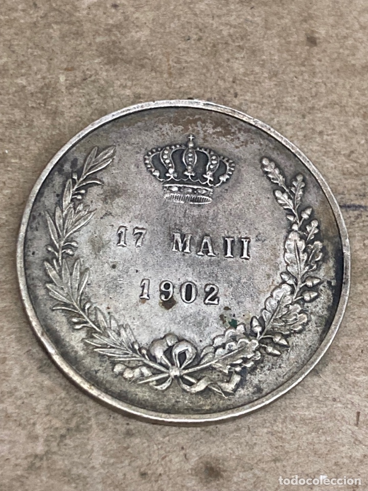 Material numism&aacute;tico: Medalla de plata Alfonso XIII 1902 - Foto 2