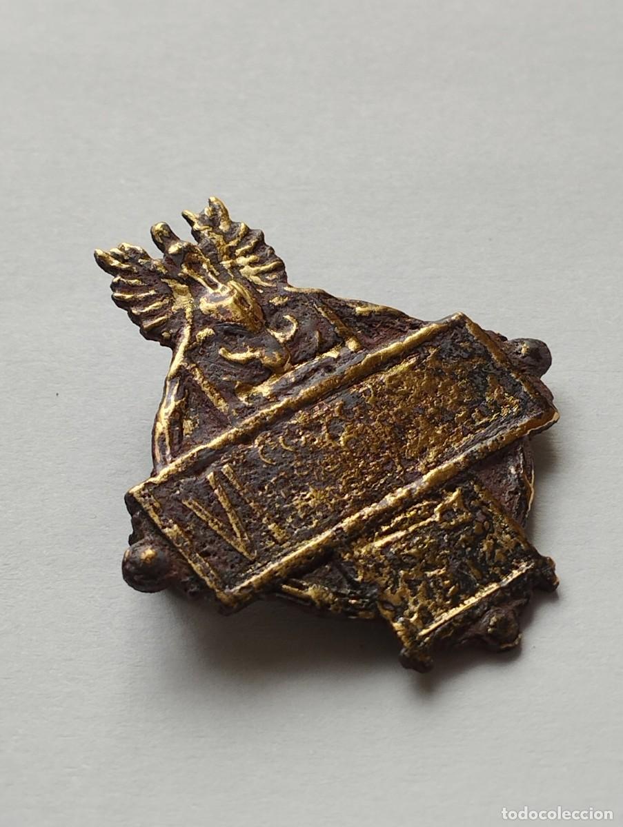 Material numism&aacute;tico: Emblema de bronce con &Aacute;guila Imperial Romana - Foto 3