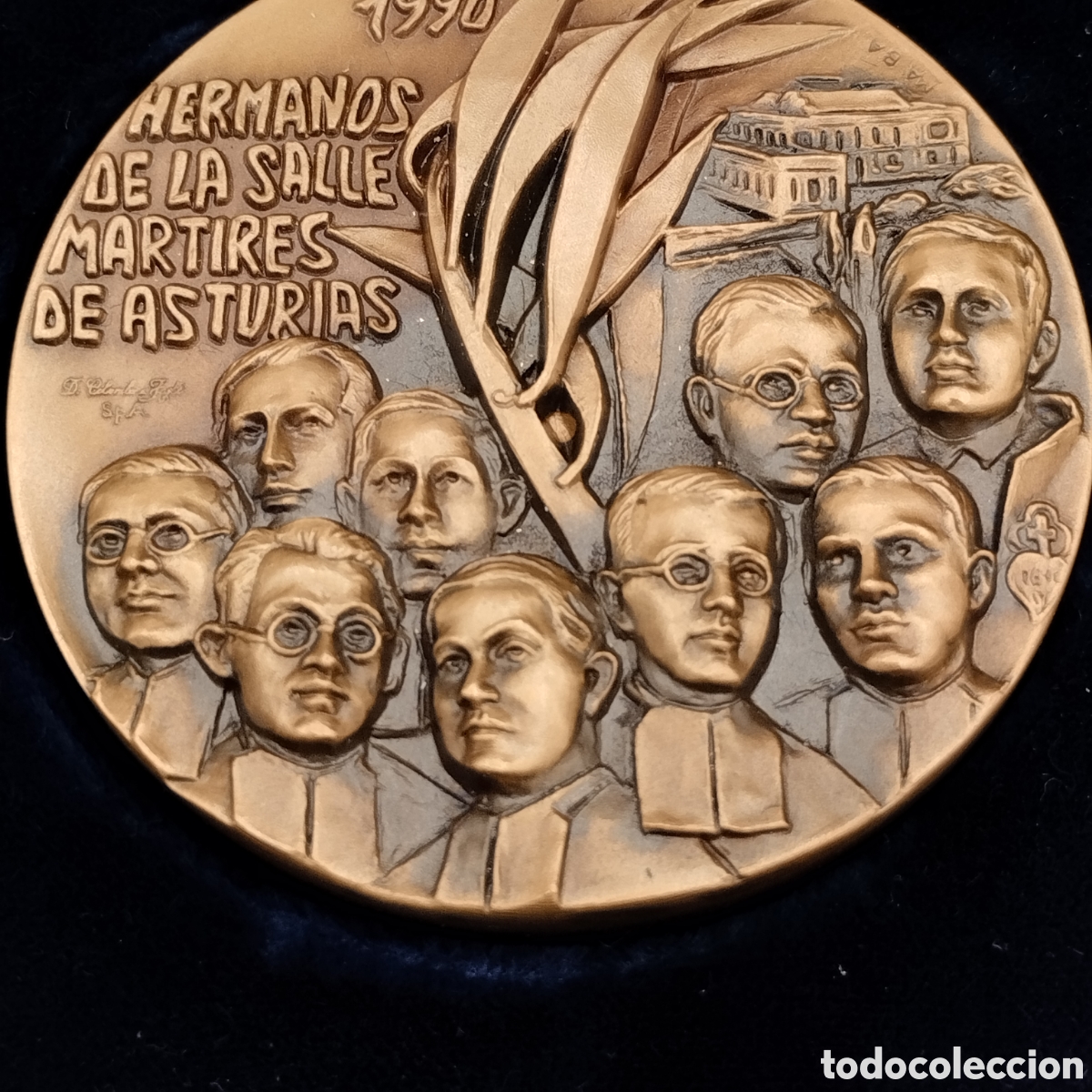 Material numism&aacute;tico: MEDALLA CONMEMORATIVA HERMANOS DE LA SALLE MARTIRES DE ASTURIAS (1934 - 1990)
