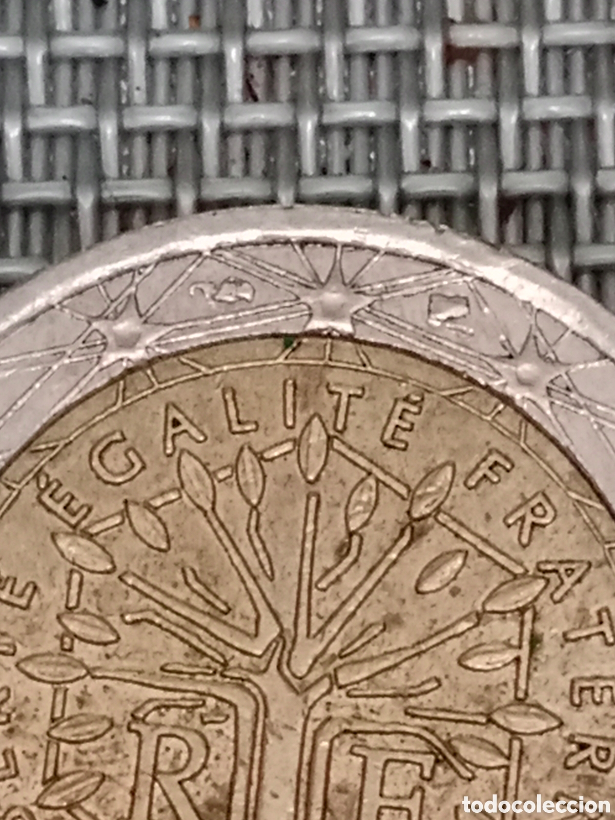 Material numism&aacute;tico: Moneda de 2 euros Francia A&ntilde;o 2000 mal Acu&ntilde;ada - Foto 2