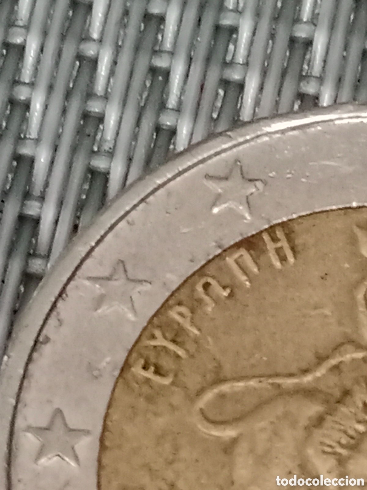 Material numism&aacute;tico: Moneda de 2 euros de Grecia 2002 mal Acu&ntilde;ada - Foto 1