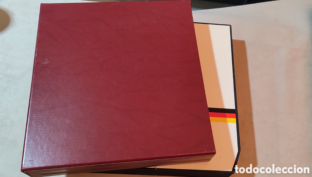 Material numism&aacute;tico: 2 Cajas de Archivadores - Foto 2