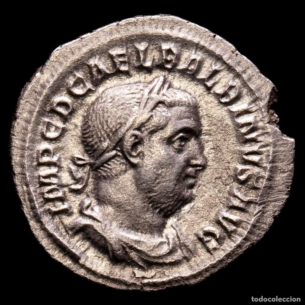 Material numism&aacute;tico: BALBINUS (238). Denario. Roma. (Ric-2). (Bmc-22). (C-8). 2,89 g. 20 mm.