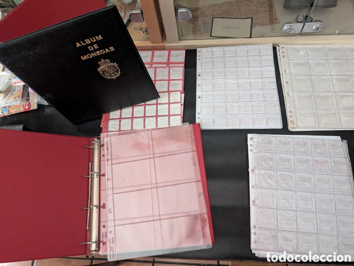 Numismatic Material: 2 ALBUM + 23 HOJAS capacidad 556 monedas + 16 billetes, con separadores y cajet&iacute;n
