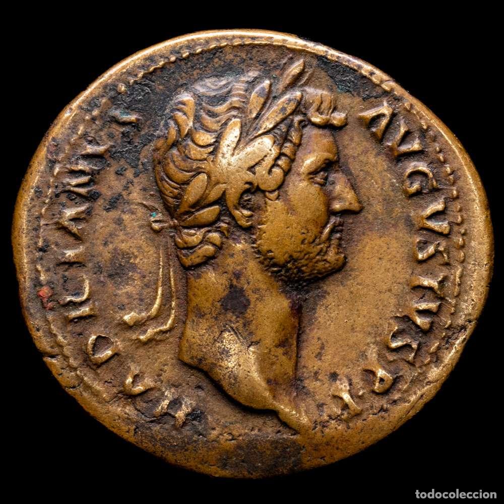 Material numism&aacute;tico: IMPERIO ROMANO. ADRIANO. Sestercio. Roma (128-129). AE 23,21 g. 40,15 mil&iacute;metros. RIC-988. VF+.