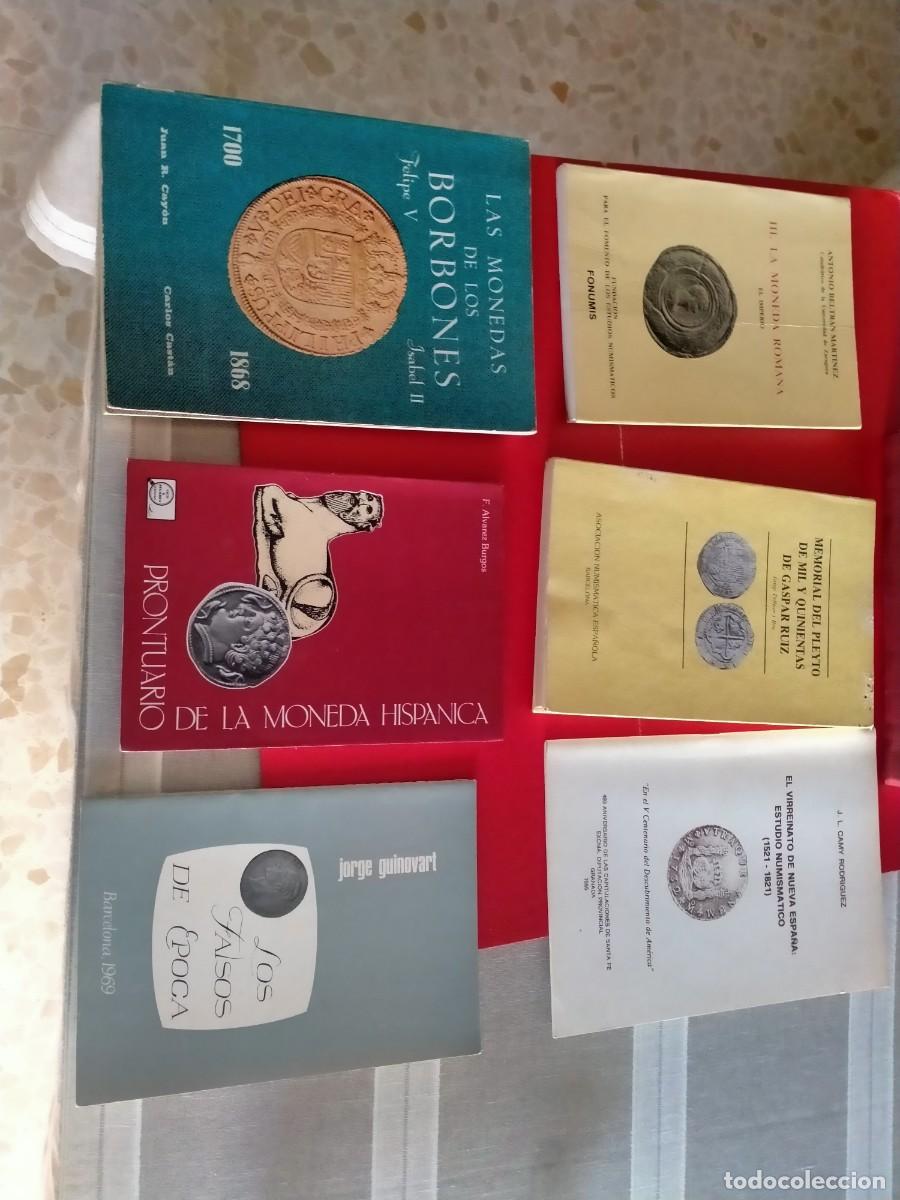 Material numism&aacute;tico: libros de monedas variados