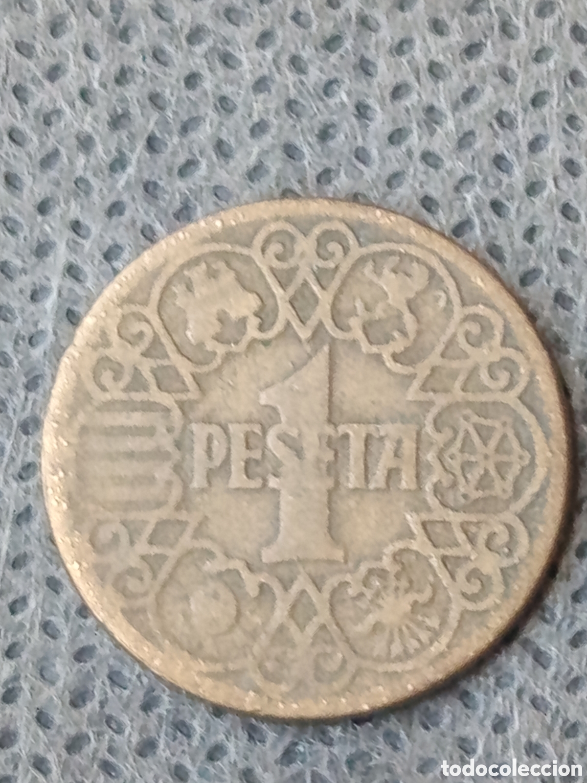 Material numism&aacute;tico: Cinco monedas de una peseta 1944 - Foto 2
