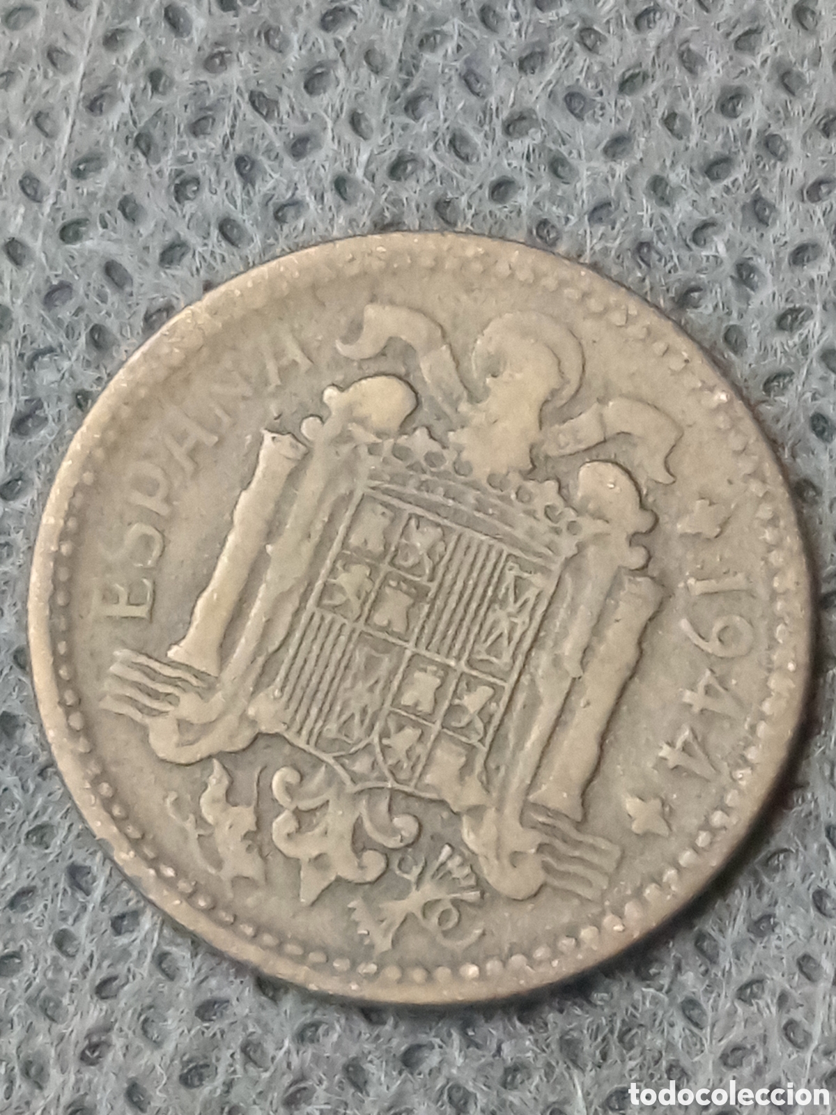 Material numism&aacute;tico: Cinco monedas de una peseta 1944 - Foto 1