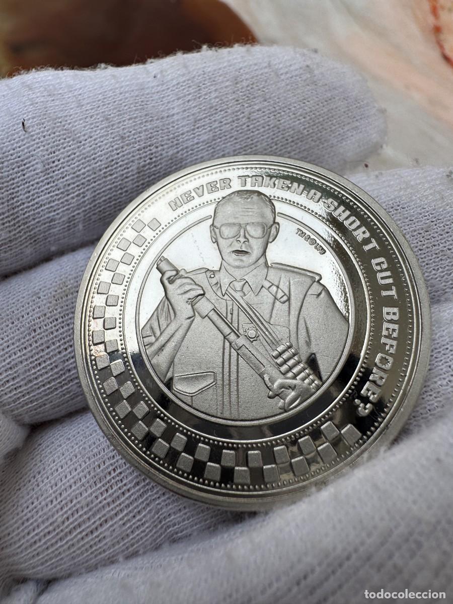 Material numism&aacute;tico: Moneda coleccionable de edici&oacute;n limitada de &laquo;Hot Fuzz&raquo; (2007) &ndash; 5.000 unidades &ndash; Simon Pegg