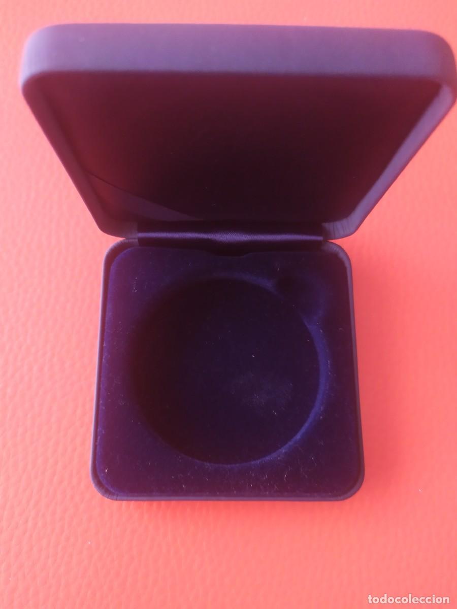 Material numism&aacute;tico: ESTUCHE PARA MONEDA DE COLECCI&Oacute;N. 56-57 MM. NUEVA.