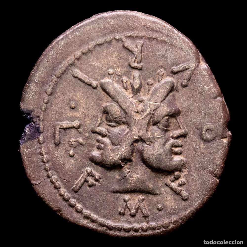 Material numism&aacute;tico: Furia. M. Furius Lf Philus. Denario. 119 aC Italia Central. (Craw-281/1). Ag. 3,56 gramos. MBC+