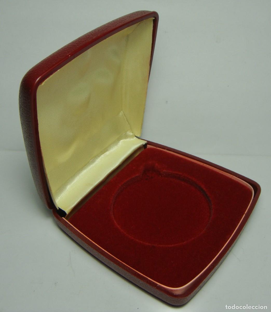 Material numism&aacute;tico: Caja para medalla o moneda de &Oslash; 50 mm &middot; Terciopelo y raso &middot; ca. 1960&ndash;1980