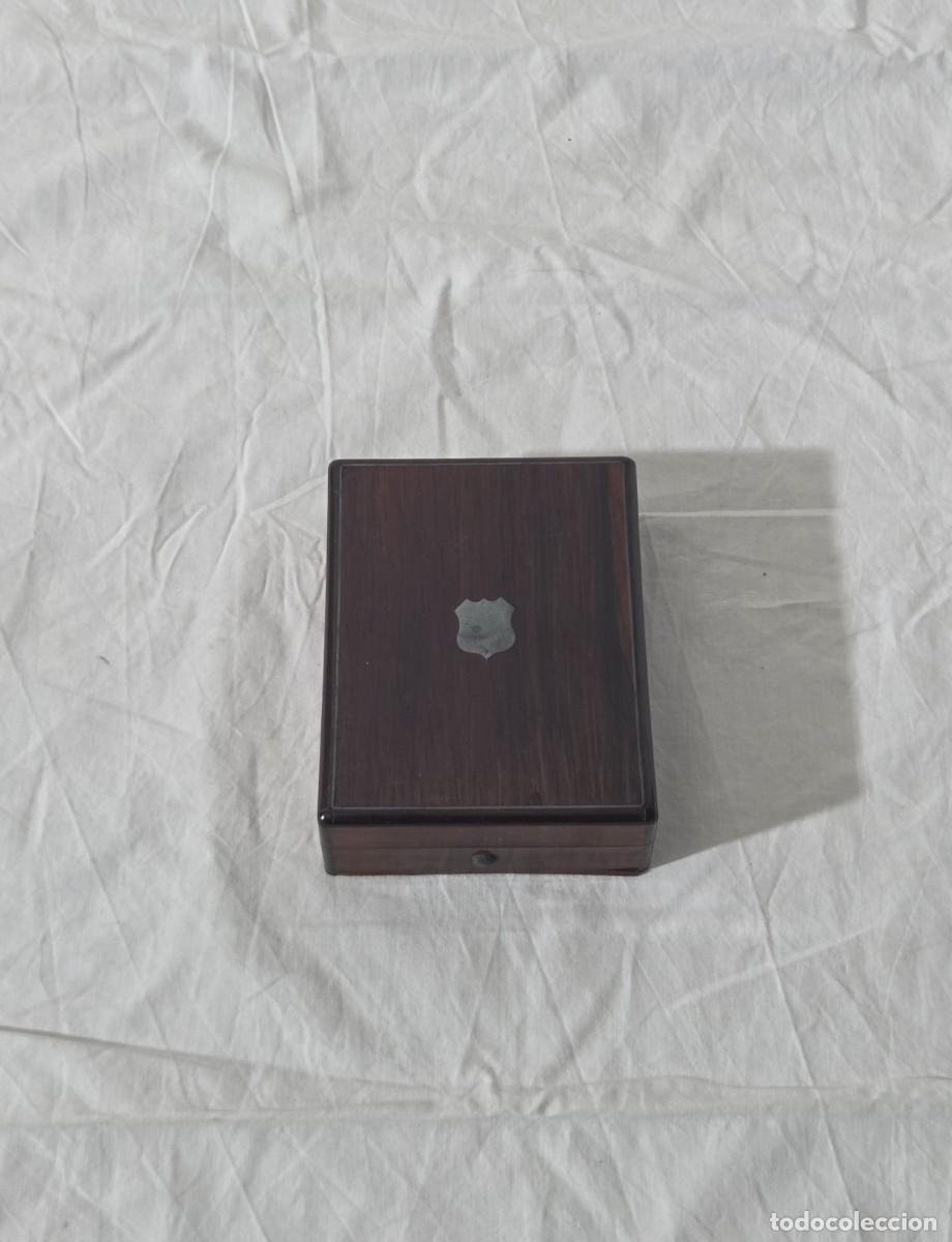 Material numism&aacute;tico: Antigua Caja de madera para medalla o moneda, F.J Baron, Chaux de Fonds