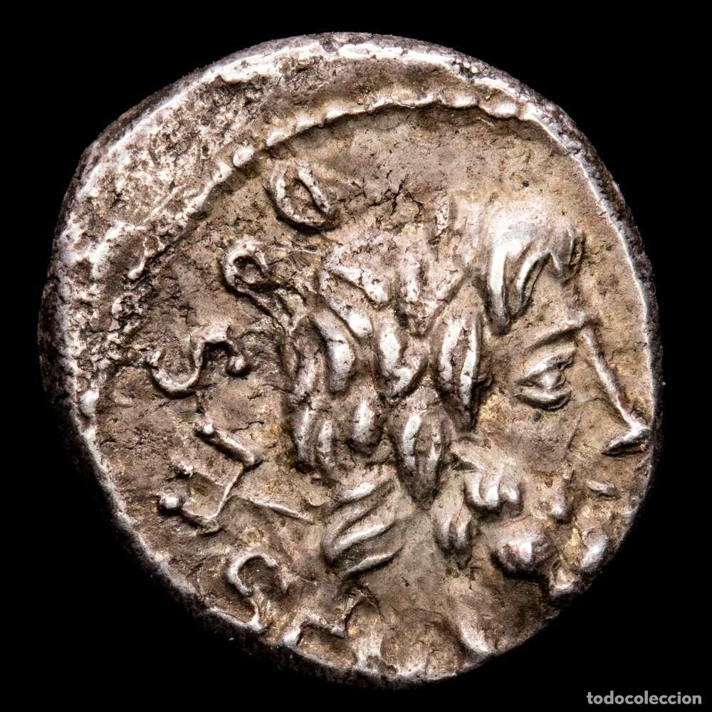 Material numism&aacute;tico: Rubria. L. Rubrius Dossenus. Quinario. 87 dC Roma. (Craw-348/4). Ag. 1,77 gramos. MBC+.