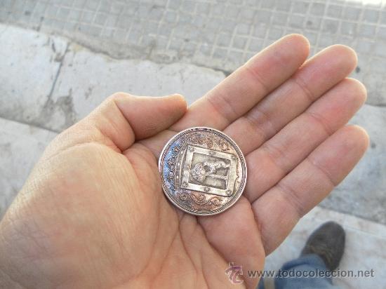 Medallas condecorativas: Medalla. Madrid. Es de plata. - Foto 6