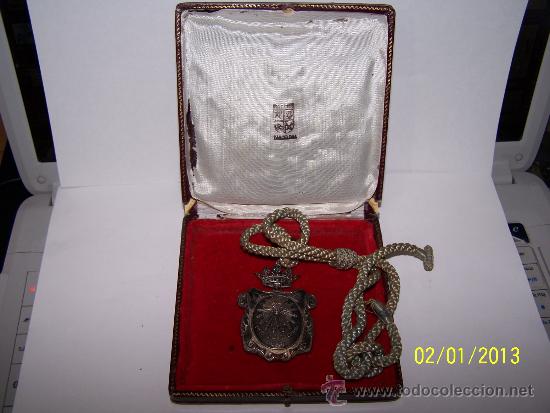 Medallas condecorativas: Medalla del PODER JUDICIAL - PERFUNDET OMNIA LUCE - Epoca de franco - Foto 1