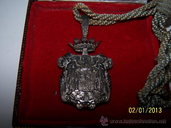 Medallas condecorativas: Medalla del PODER JUDICIAL - PERFUNDET OMNIA LUCE - Epoca de franco - Foto 4