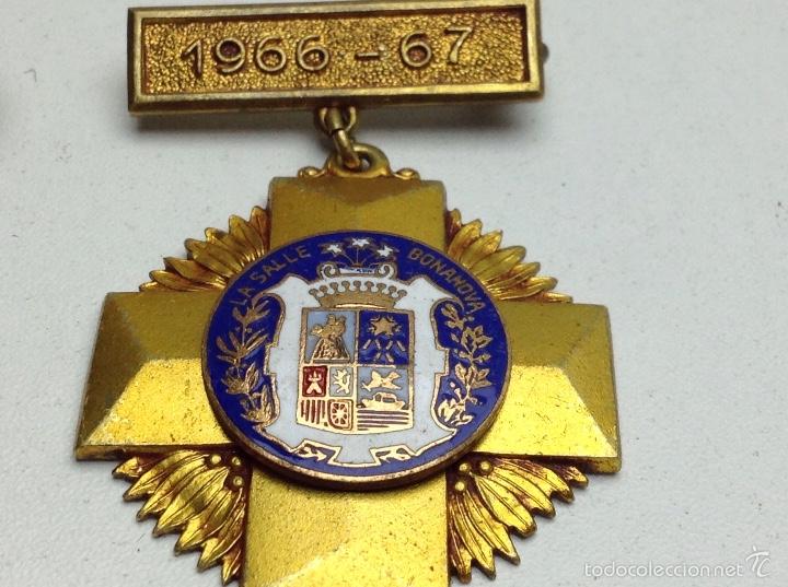 Medallas condecorativas: LOTE MEDALLAS LA SALLE BONANOVA CURSOS 64/65. 66/67 - Foto 2 - 60270771
