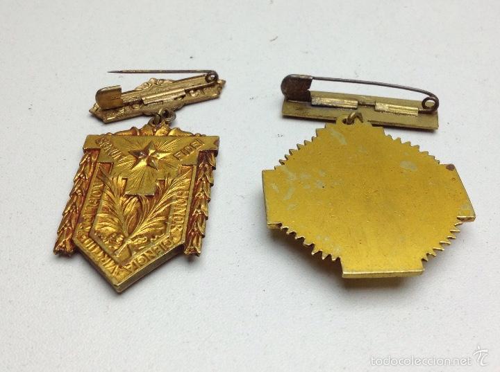 Medallas condecorativas: LOTE MEDALLAS LA SALLE BONANOVA CURSOS 64/65. 66/67 - Foto 4 - 60270771