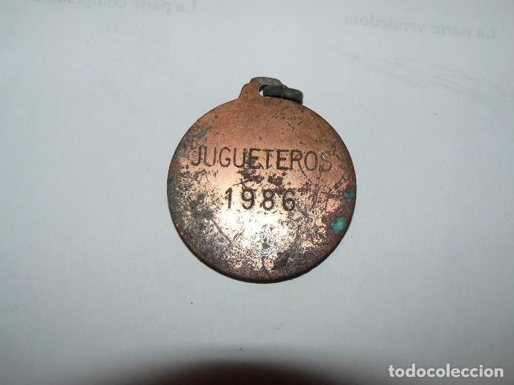Medallas condecorativas: MEDALLA JUGUETEROS 1986 - Foto 2