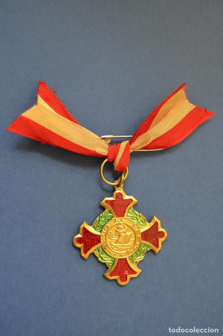 Medallas condecorativas: MEDALLA DE PREMIO AL MERITO - Foto 1