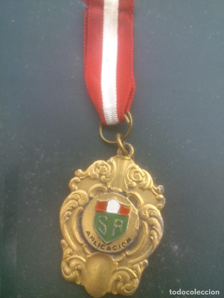 Medallas condecorativas: MEDALLA  PREMIO A LA APLICACI&Oacute;N - Foto 1